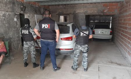 El Audi Q3 secuestrado a Fabian F. sería el vehículo de apoyo utilizado en el atentado contra el CJP de Rosario. El Audi Q3 secuestrado a Fabian F. sería el vehículo de apoyo utilizado en el atentado contra el CJP de Rosario.