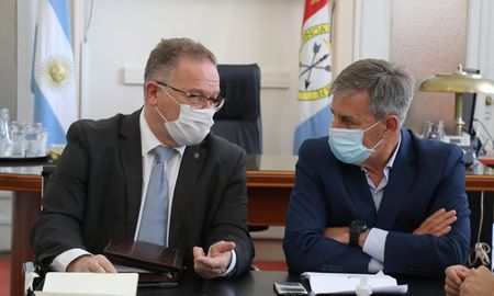 Una vez más el intendente de Santa Fe, Emilio Jatón, se reunirá con el ministro de Seguridad Jorge Lagna. En esta ocasión en el marco del Consejo Municipal de Seguridad. Una vez más el intendente de Santa Fe, Emilio Jatón, se reunirá con el ministro de Seguridad Jorge Lagna. En esta ocasión en el marco del Consejo Municipal de Seguridad.