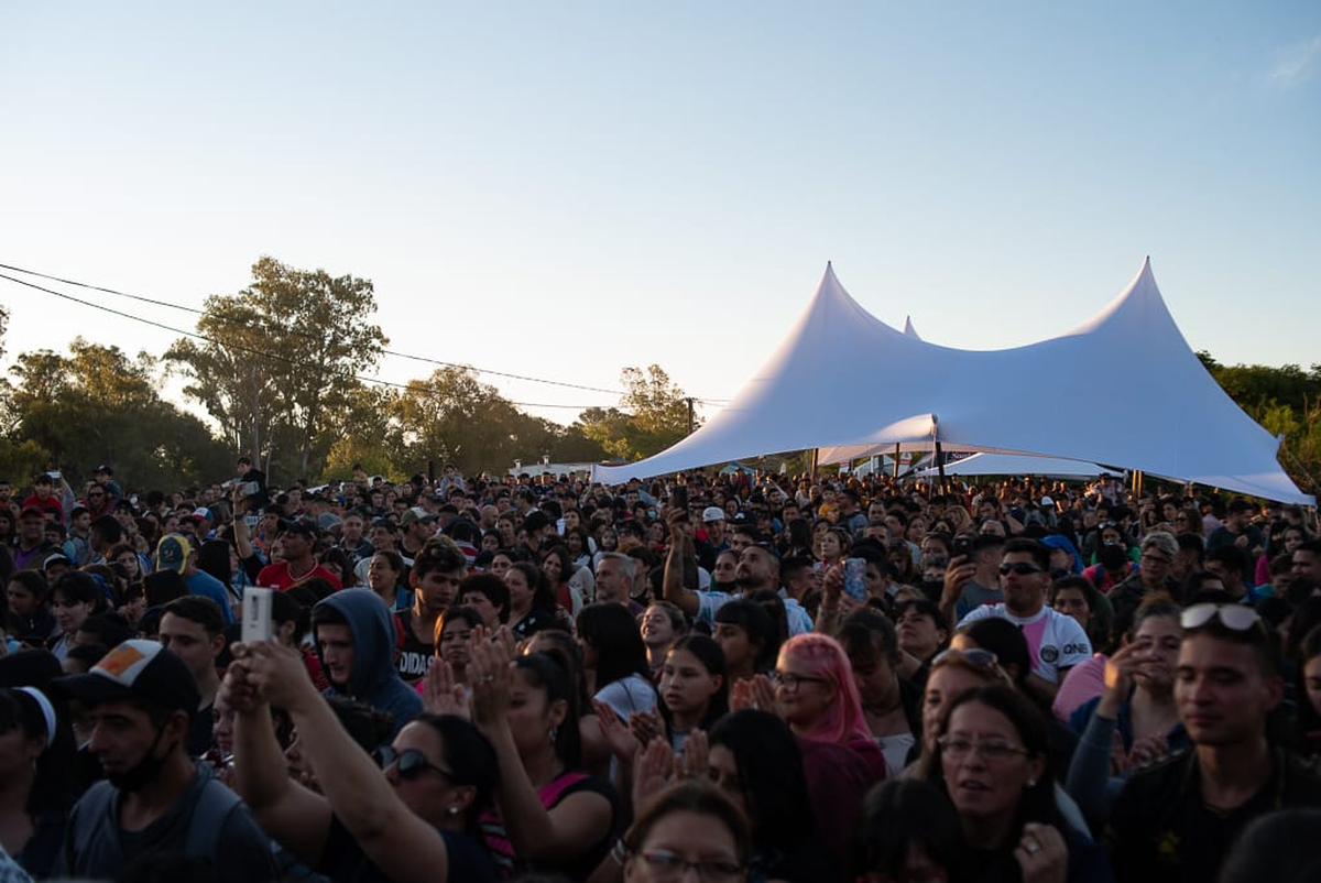 El intendente aseguró que "es una fiesta popular que buscamos que se transforme en una oferta turística de nuestra ciudad, que se constituya como una atracción más, junto con la gastronomía y con la historia de los artistas y de San José del Rincón". 