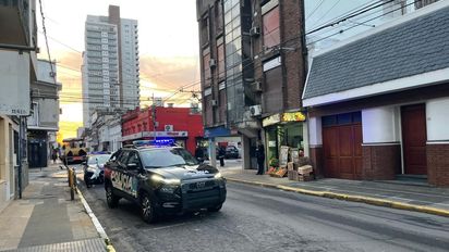 Violento episodio en el centro de Santa Fe: un hombre fue detenido tras intentar robar y apuñalar a la empleada de una verdulería