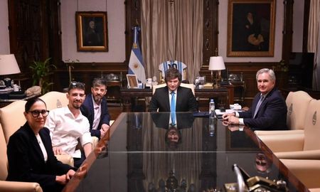 Los Cunio y sus familias fueron detenidos en el kibutz Nir Oz. Son de origen argentino, y se trasladaron a Israel en 1986. Los Cunio y sus familias fueron detenidos en el kibutz Nir Oz. Son de origen argentino, y se trasladaron a Israel en 1986.