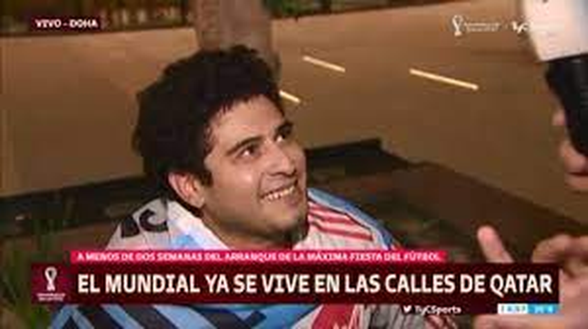 El chico es de Chubut y viajó con su carpa. Duerme en las calles de Doha.