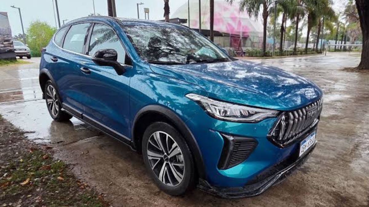 El Haval Jolion Pro HEV Supreme llega al mercado argentino como una opción híbrida atractiva, con un precio competitivo frente a modelos de Toyota y Ford. El Haval Jolion Pro HEV Supreme llega al mercado argentino como una opción híbrida atractiva, con un precio competitivo frente a modelos de Toyota y Ford.