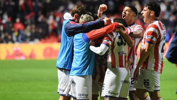 Unión volvió a festejar en el 15 de Abril: 2 a 1 en Santa Fe para acomodarse en la la tabla.