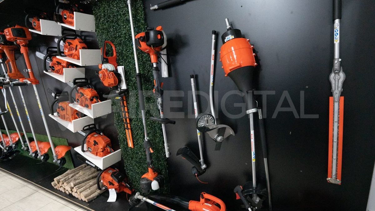 La casa central de Zingerling Comercial está en San Jerónimo, y luego tienen una sucursal en Santa Fe capital. Además, hay otras en San Carlos, Gálvez, San Vicente, en El Trébol, en San Jorge y recientemente en San Cristóbal.