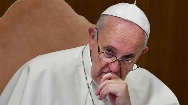 Desde el Vaticano informaron que el papa tiene un cuadro competo y aseguran que tiene un “diagnóstico reservado”.