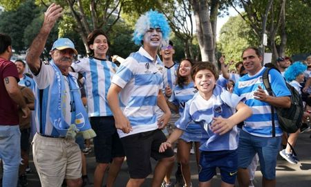 Todo el colorido de los argentinos en el Mundial de Rugby con una gran cobertura de AIRE. Todo el colorido de los argentinos en el Mundial de Rugby con una gran cobertura de AIRE.