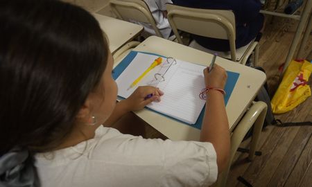 Un proyecto de ley ingresó el pasado martes a la Cámara de Diputados de Santa Fe con el objetivo de crear la Comisión Provincial para el Debate y Elaboración de una Ley de Educación. Un proyecto de ley ingresó el pasado martes a la Cámara de Diputados de Santa Fe con el objetivo de crear la Comisión Provincial para el Debate y Elaboración de una Ley de Educación.