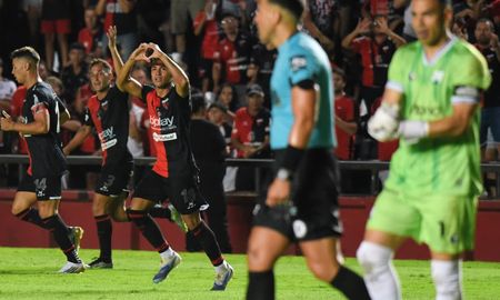 Colón rescató un empate agridulce ante Ferro, en un partido cambiante en Santa Fe. Colón rescató un empate agridulce ante Ferro, en un partido cambiante en Santa Fe.