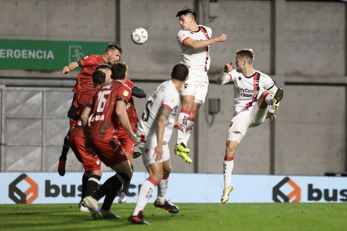 Tras igualar sin goles en los 90 minutos, Newell's cay&oacute; por penales ante Central C&oacute;rdoba y qued&oacute; eliminado de la Copa Argentina.
