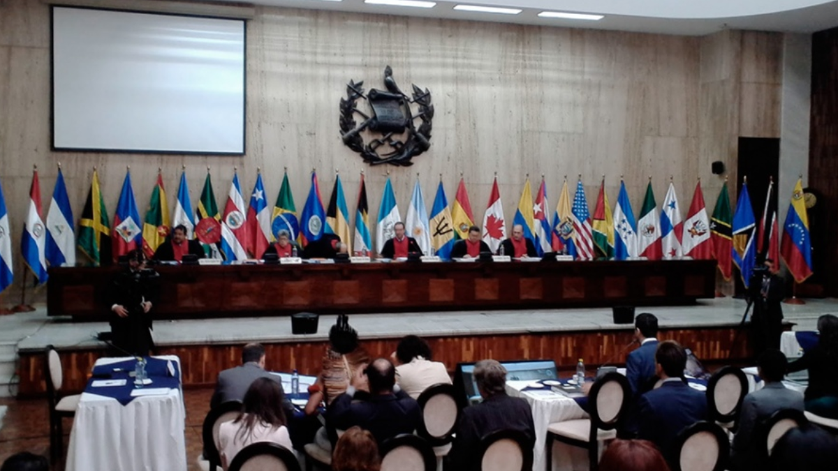 Argentina se involucra en causas judiciales contra represores en el exterior.