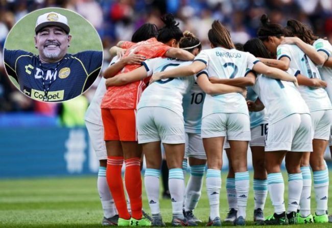 Maradona felicitó a las chicas argentinas por el debut