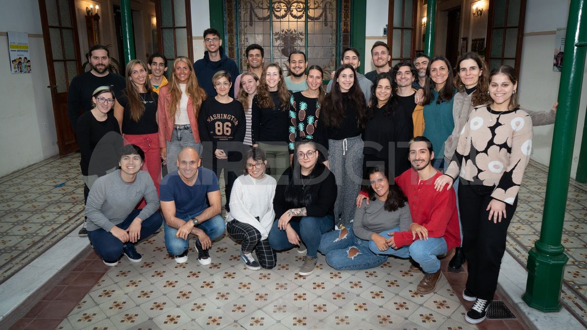 Gloriana está compuesto por 38 integrantes.