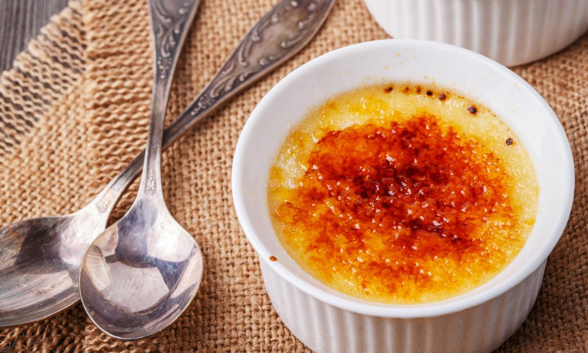 La creme brulée es uno de los postres más ricos y fáciles de hacer. La creme brulée es uno de los postres más ricos y fáciles de hacer.