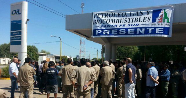 El sindicato petrolero advierte que la refinería de San Lorenzo “está cada vez más cerca de la quiebra”