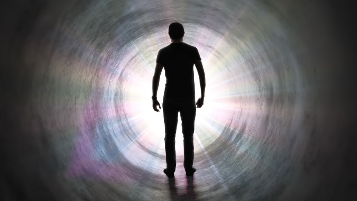 El famoso túnel de luz: el resultado físico de la falta de oxígeno en la retina y la corteza visual. El famoso túnel de luz: el resultado físico de la falta de oxígeno en la retina y la corteza visual.