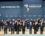 Alberto Fernández terminó este viernes su actividad oficial con la foto de familia de la IX Cumbre de las Américas, que agrupó a todos los mandatarios que participaron del encuentro multilateral. Alberto Fernández terminó este viernes su actividad oficial con la foto de familia de la IX Cumbre de las Américas, que agrupó a todos los mandatarios que participaron del encuentro multilateral.