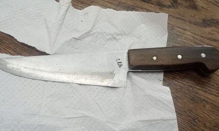 El cuchillo con el que un alumno de 11 años asistió a la escuela de Santo Tomé este miércoles. El cuchillo con el que un alumno de 11 años asistió a la escuela de Santo Tomé este miércoles.