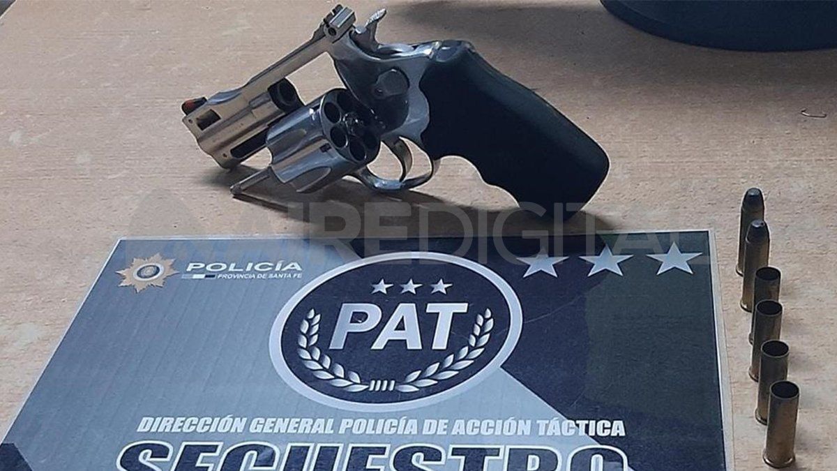 El revolver fue secuestrado por la Policía de Acción Táctica (PAT).