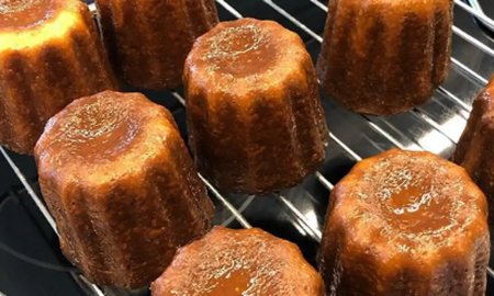 El canelé demuestra que la elegancia no siempre nace del exceso, sino del aprovechamiento inteligente. El canelé demuestra que la elegancia no siempre nace del exceso, sino del aprovechamiento inteligente.