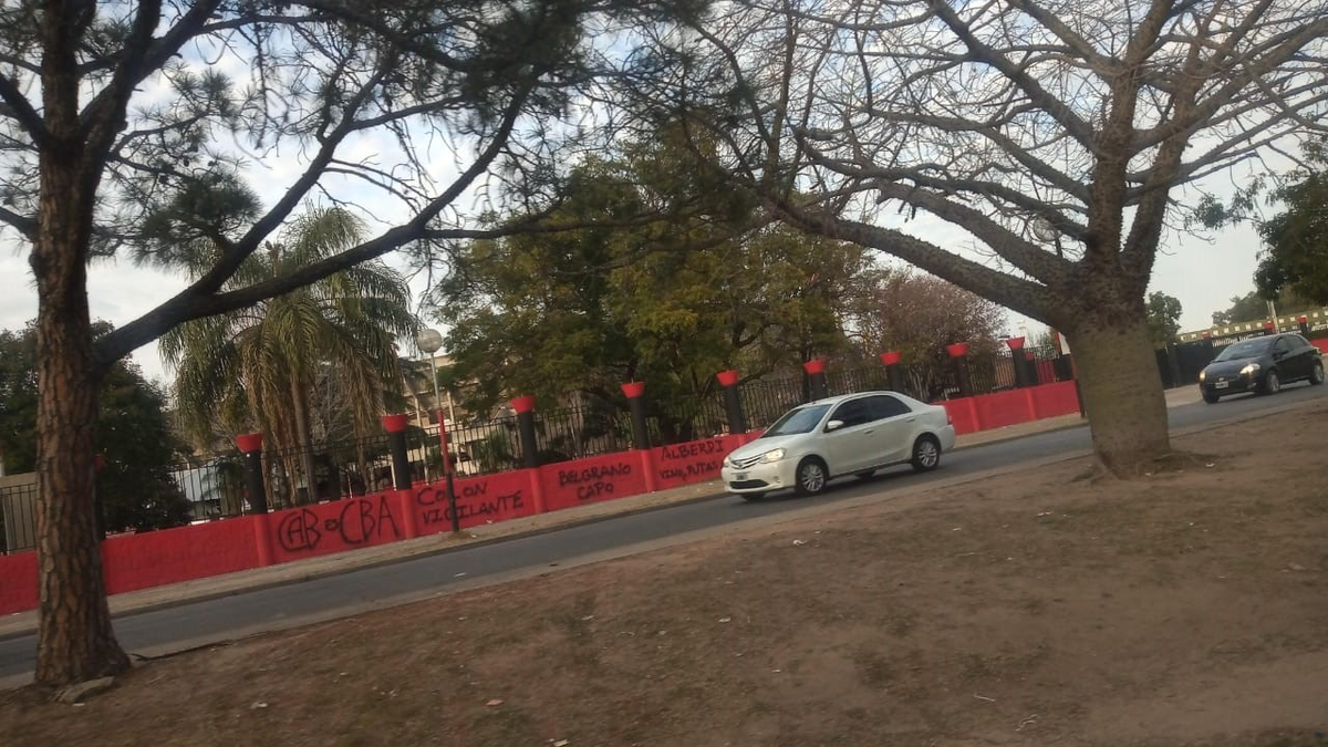 Así quedó el estadio de Colón tras la visita de los hinchas de Belgrano. Así quedó el estadio de Colón tras la visita de los hinchas de Belgrano.