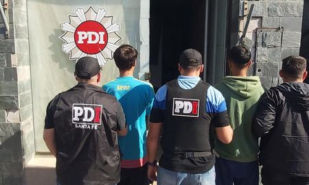 Los detenidos fueron trasladados hasta la sede de la División Homicidios de la PDI. Los detenidos fueron trasladados hasta la sede de la División Homicidios de la PDI.