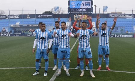 El mensaje de un jugador de Gimnasia de Jujuy para los hinchas en la previa de Colón: El aliento... El mensaje de un jugador de Gimnasia de Jujuy para los hinchas en la previa de Colón: El aliento...