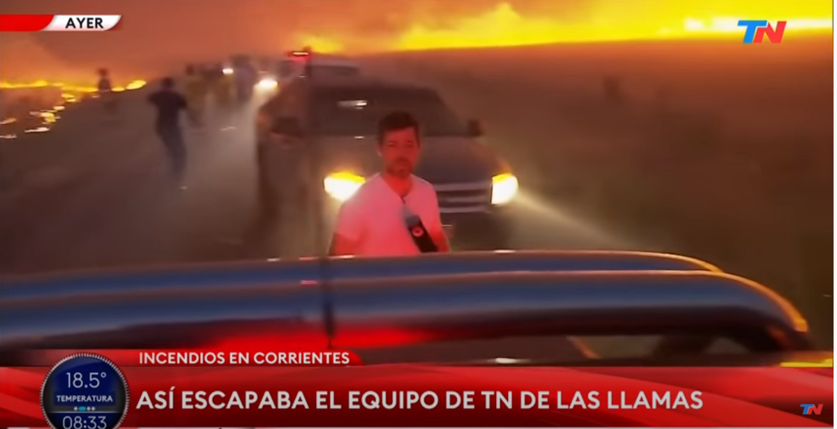 Jos&eacute; Bianco decidi&oacute; hacer una cobertura desde el lugar. Sin embargo, el viento le jug&oacute; una mala pasada, ya que produjo que las llamas lo rodeen