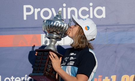 La santafesina Erika Yenssen quedó primera en la categoría de mujeres de la maratón Santa Fe-Coronda. La santafesina Erika Yenssen quedó primera en la categoría de mujeres de la maratón Santa Fe-Coronda.