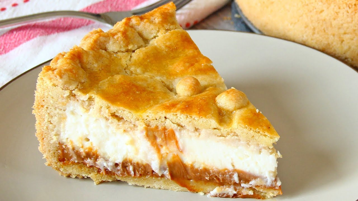 La tarta de ricota y dulce de leche es un postre único y delicioso. La tarta de ricota y dulce de leche es un postre único y delicioso.