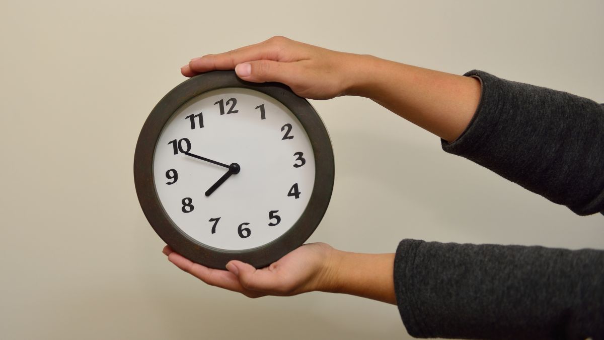 Las horas exactas se asocian con momentos de equilibrio y orden. Las horas exactas se asocian con momentos de equilibrio y orden. 