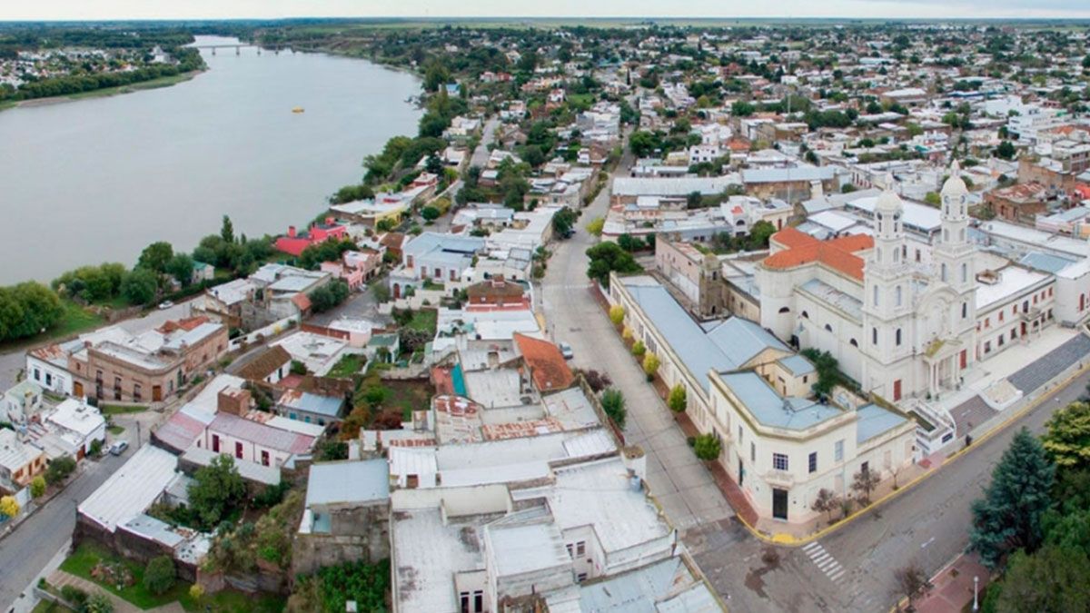 El gobernador Chubut, Ignacio Torres, reconoció este domingo que se reflotará el proyecto para trasladar la capital de la República Argentina de la Ciudad de Buenos Aires a la ciudad de Viedma. El gobernador Chubut, Ignacio Torres, reconoció este domingo que se reflotará el proyecto para trasladar la capital de la República Argentina de la Ciudad de Buenos Aires a la ciudad de Viedma.