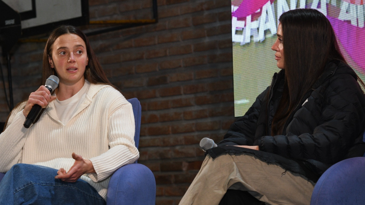 Stefanía Antoniazzi conoció en primera persona lo que significa vestir la camiseta de Las Leonas. Stefanía Antoniazzi conoció en primera persona lo que significa vestir la camiseta de Las Leonas.