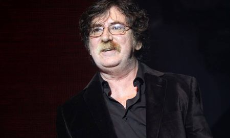 Charly García fue vacunado con la primera dosis de Sputnik-V ya que estaba dentro del rango de edad. Charly García fue vacunado con la primera dosis de Sputnik-V ya que estaba dentro del rango de edad.