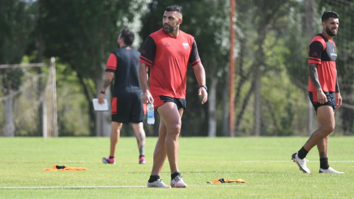 Wanchope Ábila llegó a un acuerdo con Barracas Central: ¿qué falta para que deje de ser jugador de Colón? Wanchope Ábila llegó a un acuerdo con Barracas Central: ¿qué falta para que deje de ser jugador de Colón?