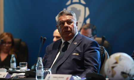 La Justicia rechazó este martes el pedido que había hecho el presidente de la Asociación del Fútbol Argentino (AFA), Claudio Chiqui Tapia, para que suspendan su declaración indagatoria fijada para el 5 de marzo. La Justicia rechazó este martes el pedido que había hecho el presidente de la Asociación del Fútbol Argentino (AFA), Claudio Chiqui Tapia, para que suspendan su declaración indagatoria fijada para el 5 de marzo.