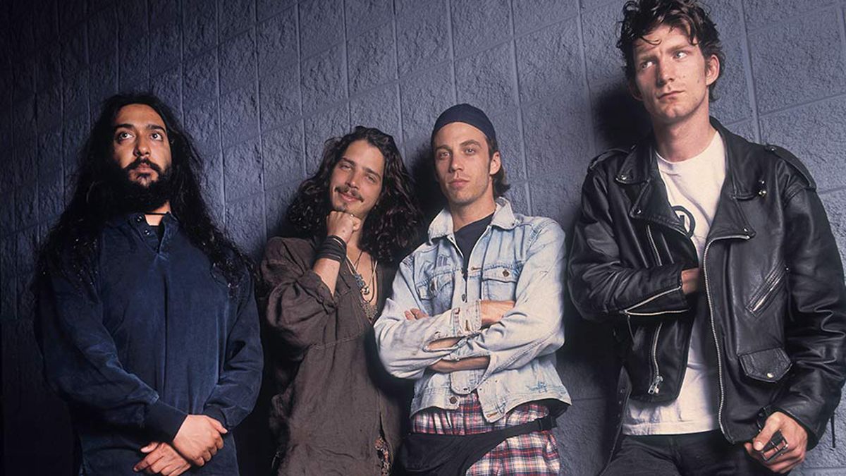 Soundgarden grabó seis discos de estudio, cinco de ellos durante los 90', y el último en un reencuentro de la banda en 2012