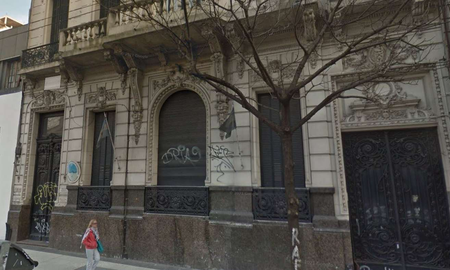 Una ciudadana de 80 años había concurrido a un colegio para participar de las Paso 2021 y se descompensó. Ocurrió en Balvanera. Una ciudadana de 80 años había concurrido a un colegio para participar de las Paso 2021 y se descompensó. Ocurrió en Balvanera.