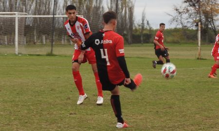 El duelo entre los Colón fue empate y el sabalero es escolta. El duelo entre los Colón fue empate y el sabalero es escolta.
