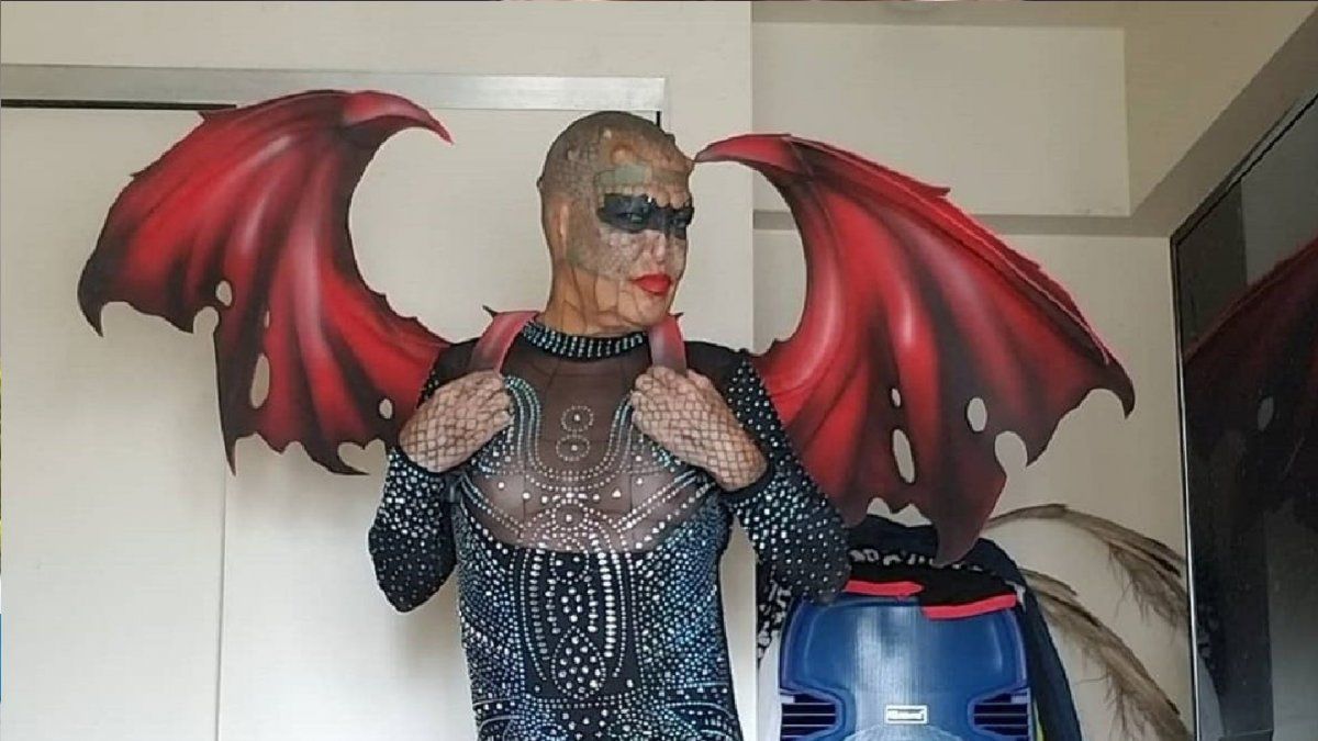 Un artista quiere que le extirpen los genitales para transformarse en un dragón sin género&nbsp;