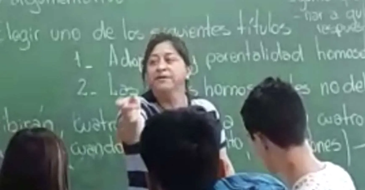 Una mamá entró al aula y agarró a trompadas a un alumno que le hacía bullying a su hijo