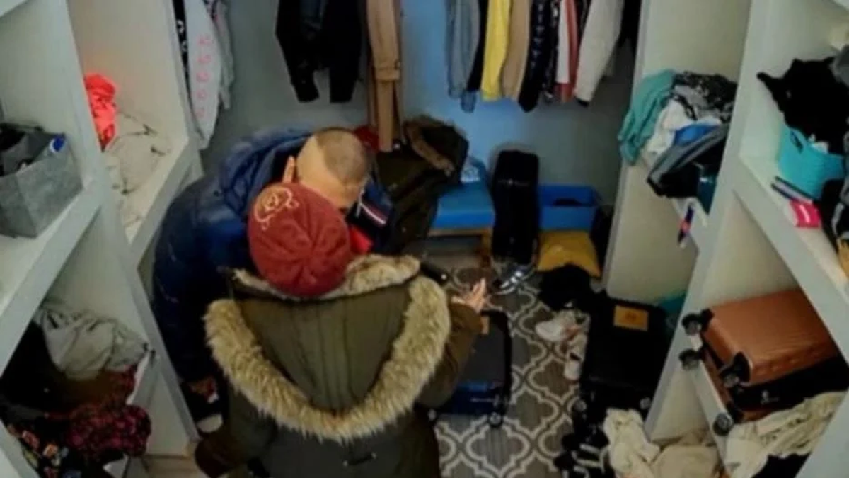 Alex Caniggia besó a Majo Martino en El Hotel de los Famosos.