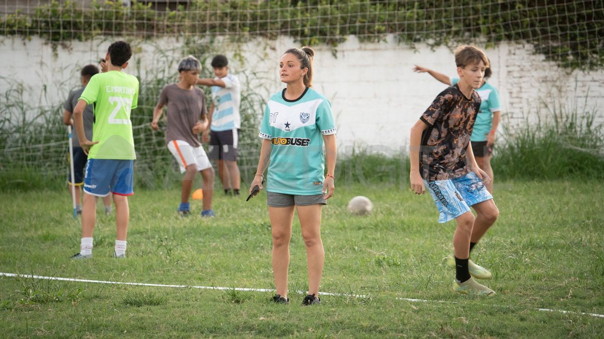 Jésica logró construir un vínculo de confianza con muchos de los jugadores a los que entrena. FOTO: Maiquel Torcatt / Aire Digital. Jésica logró construir un vínculo de confianza con muchos de los jugadores a los que entrena. FOTO: Maiquel Torcatt / Aire Digital.