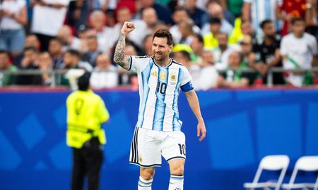 Con 16 tantos, Lionel Messi comparte la cima de la tabla histórica con Miroslav Klose. Con 16 tantos, Lionel Messi comparte la cima de la tabla histórica con Miroslav Klose.
