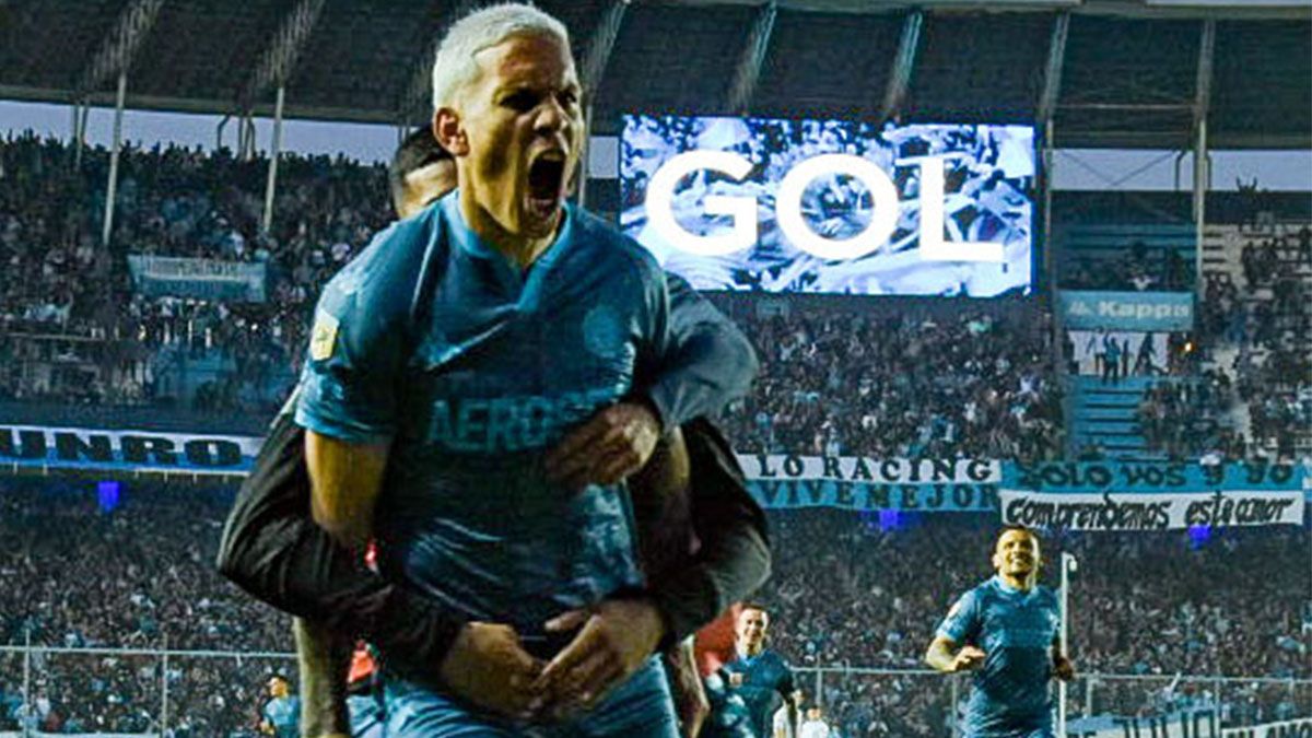 Racing Club venció este lunes por la noche por 2 a 0 a Atlético Tucumán