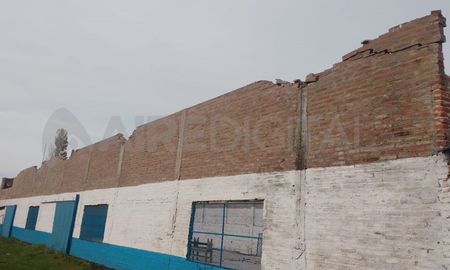 El temporal no solo provocó la voladura del techo del Club Nuevo Horizonte, sino que además generó problemas en la pared que deberá ser reforzada. El temporal no solo provocó la voladura del techo del Club Nuevo Horizonte, sino que además generó problemas en la pared que deberá ser reforzada.