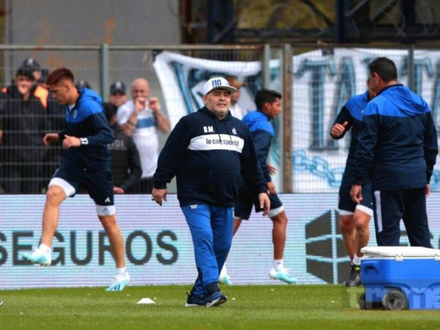 Maradona viajó a Venezuela a días de la reanudación de la Superliga y hay malestar en Gimnasia