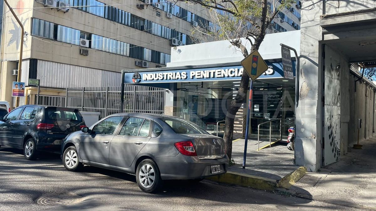 El robo se produjo cerca de las 4de este viernes en el local que está pegado a la Cárcel de Mujeres El robo se produjo cerca de las 4de este viernes en el local que está pegado a la Cárcel de Mujeres