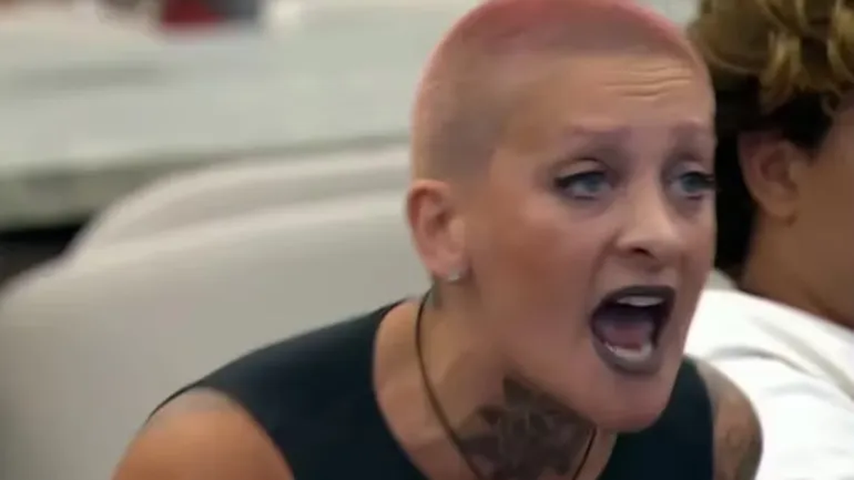 Furia se sacó con Santiago del Moro y la producción de Gran Hermano. Furia se sacó con Santiago del Moro y la producción de Gran Hermano.