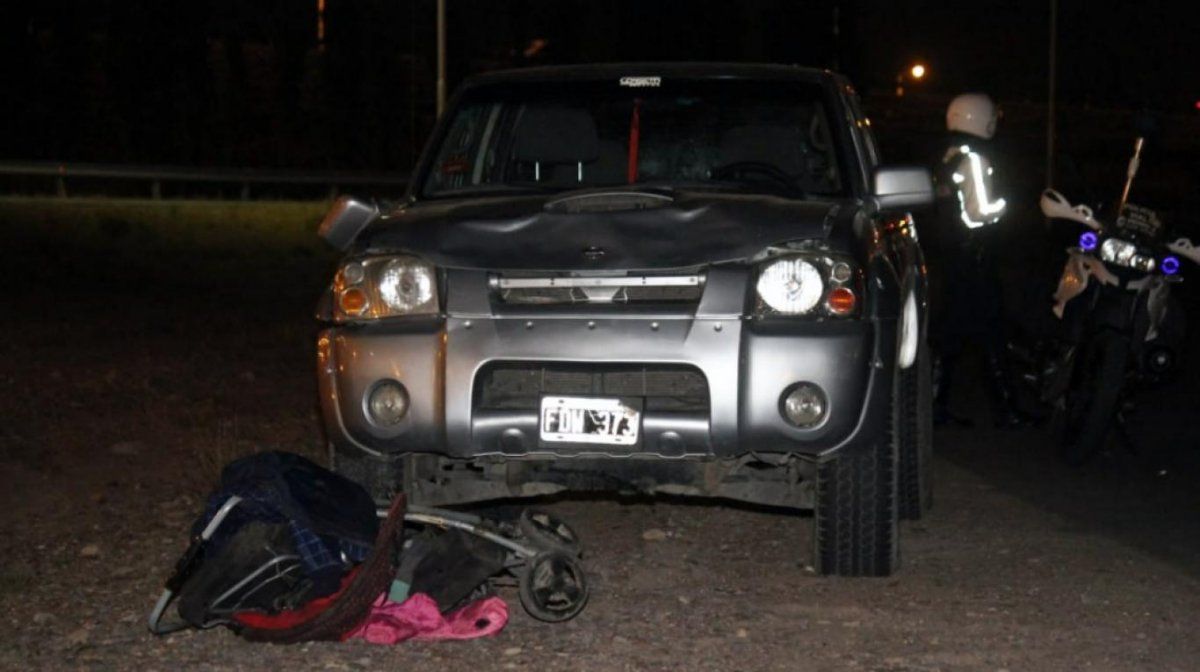 Un conductor borracho atropelló a una familia: mató a una nena de 3 años y a una joven de 21